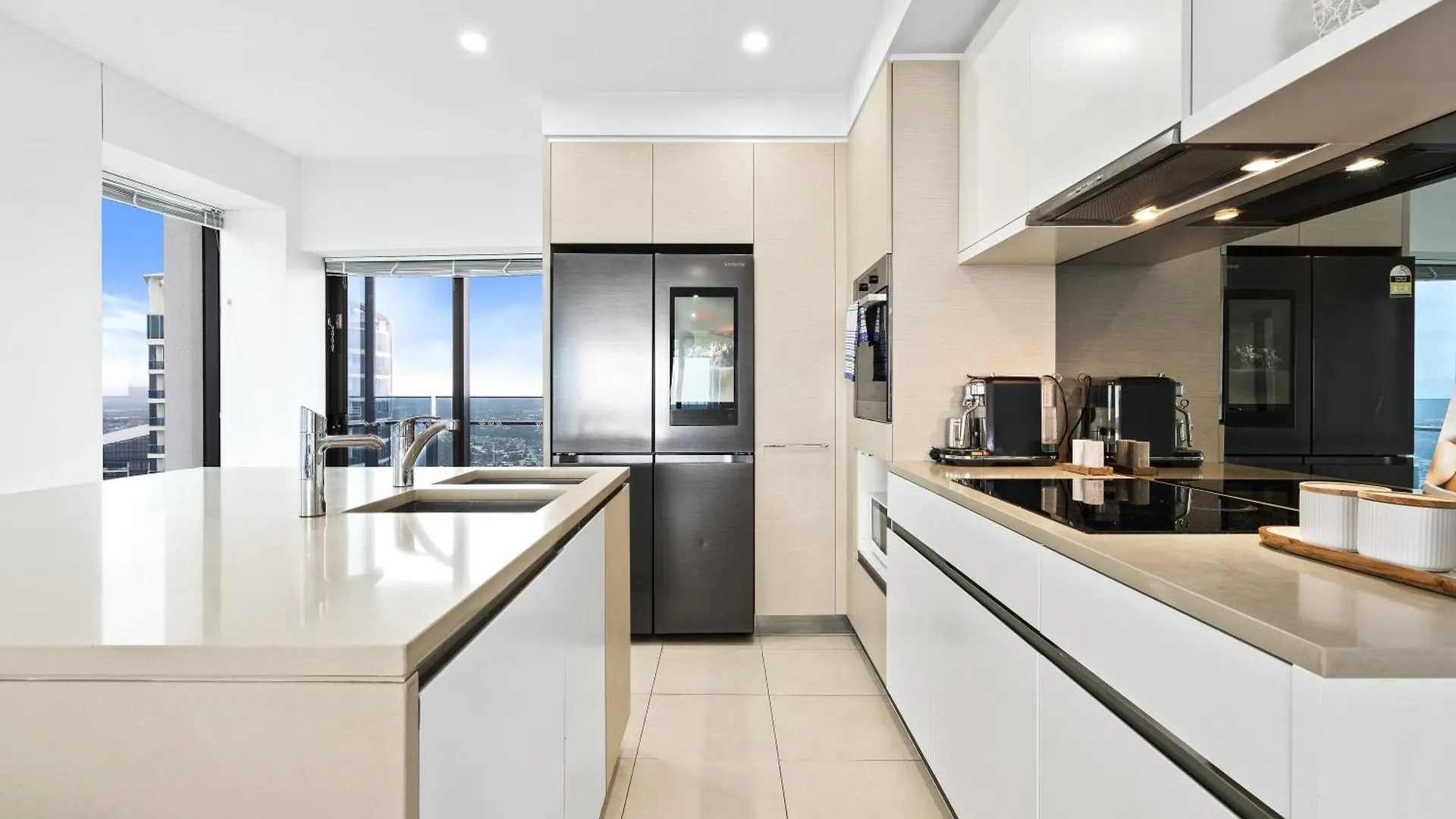 2 & 3 Bedroom Ocean View Apartments At Soul Surfers Paradise - Q Stay Gold Coast Australia